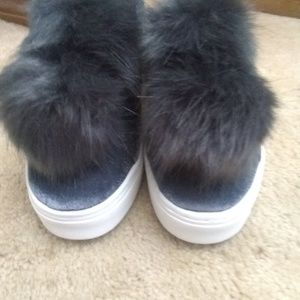 NWOT Sam Edelman Leya Pom Pom Sneakers